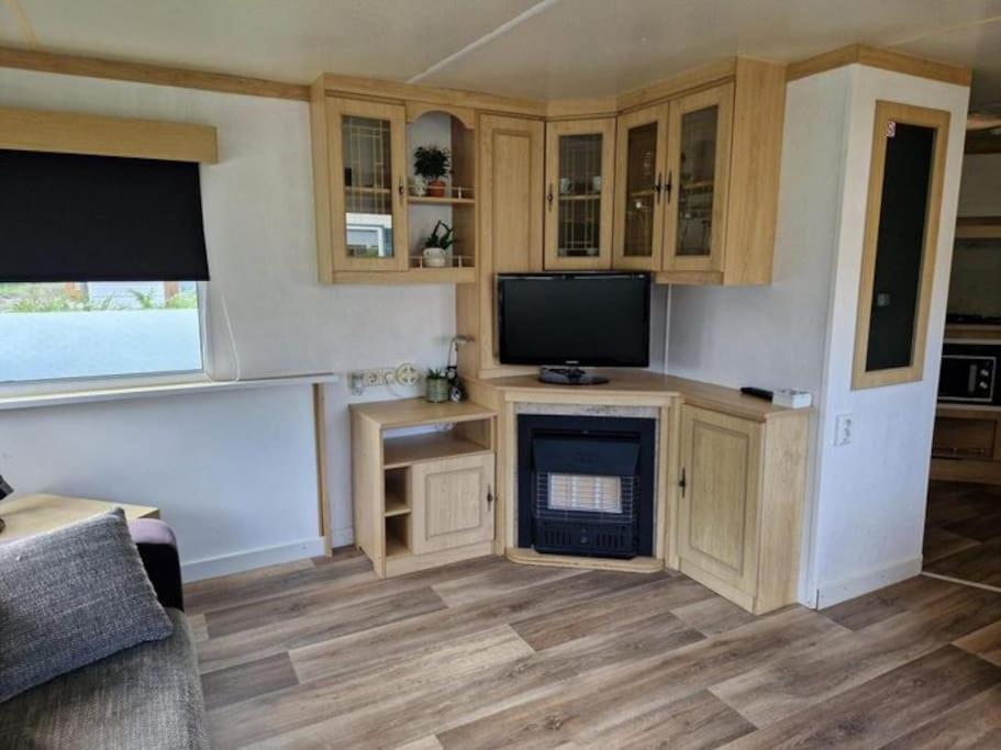Chalet 14 Met Airco Familiecamping De Tien Heugten Schoonloo Drenthe Dış mekan fotoğraf