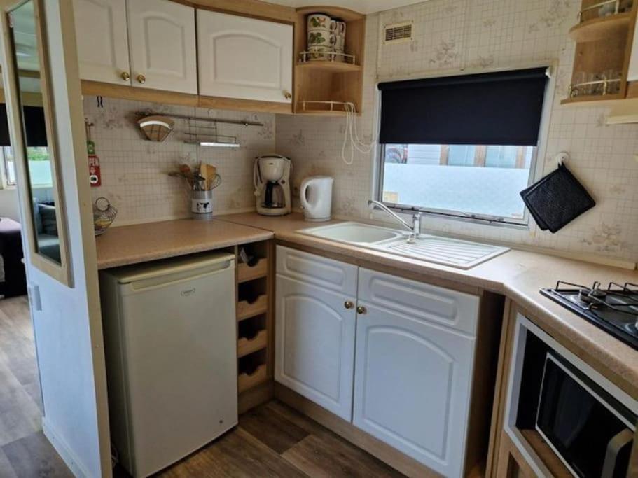 Chalet 14 Met Airco Familiecamping De Tien Heugten Schoonloo Drenthe Dış mekan fotoğraf