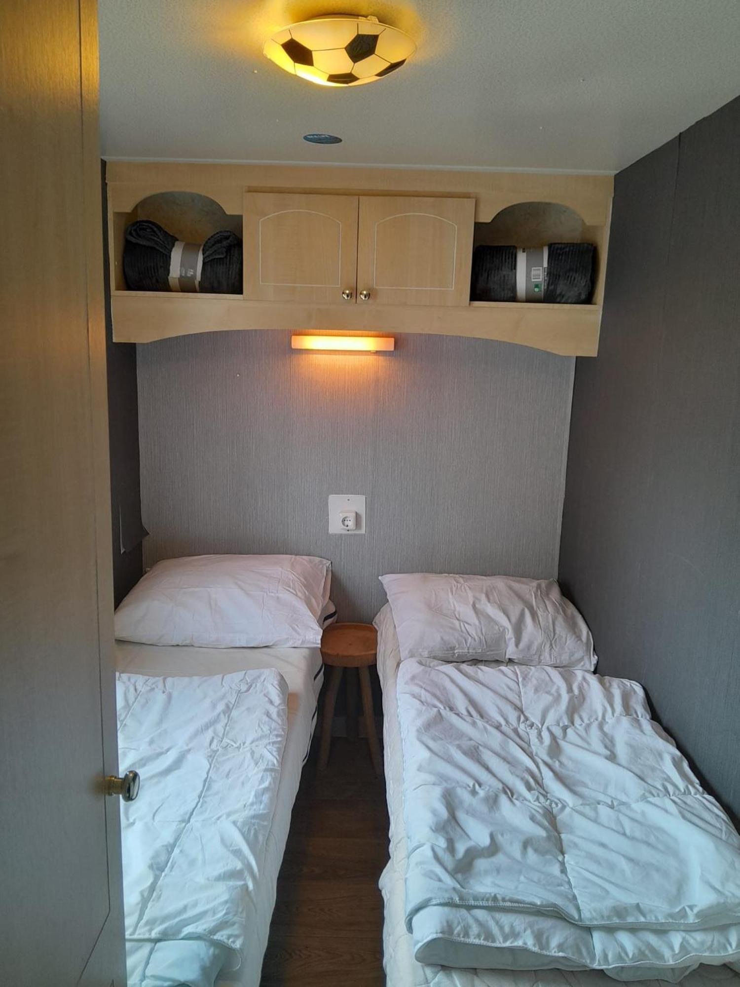 Chalet 14 Met Airco Familiecamping De Tien Heugten Schoonloo Drenthe Dış mekan fotoğraf
